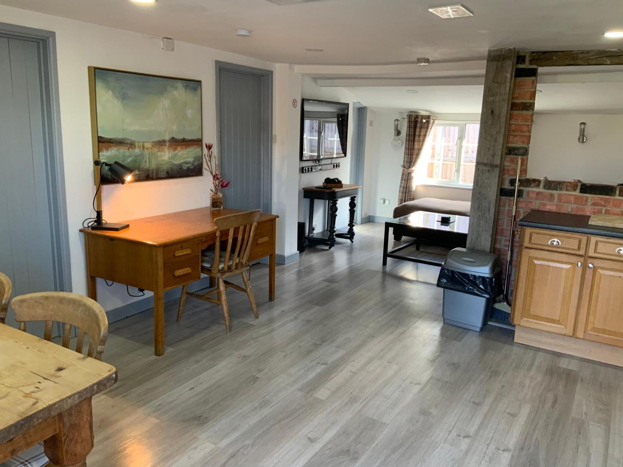 Woodpecker Cottage At Frog Trotters Cottages Hartpury Экстерьер фото