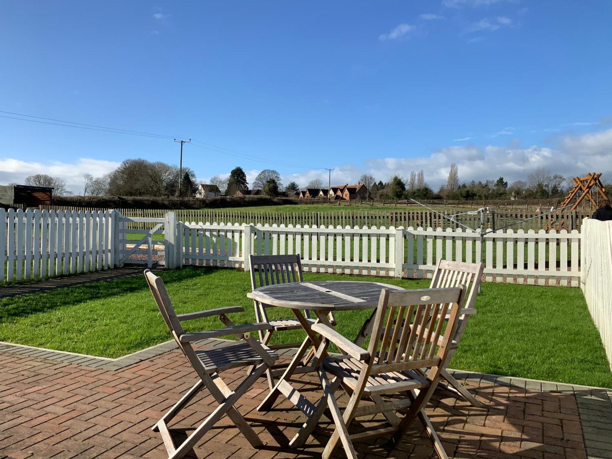 Woodpecker Cottage At Frog Trotters Cottages Hartpury Экстерьер фото