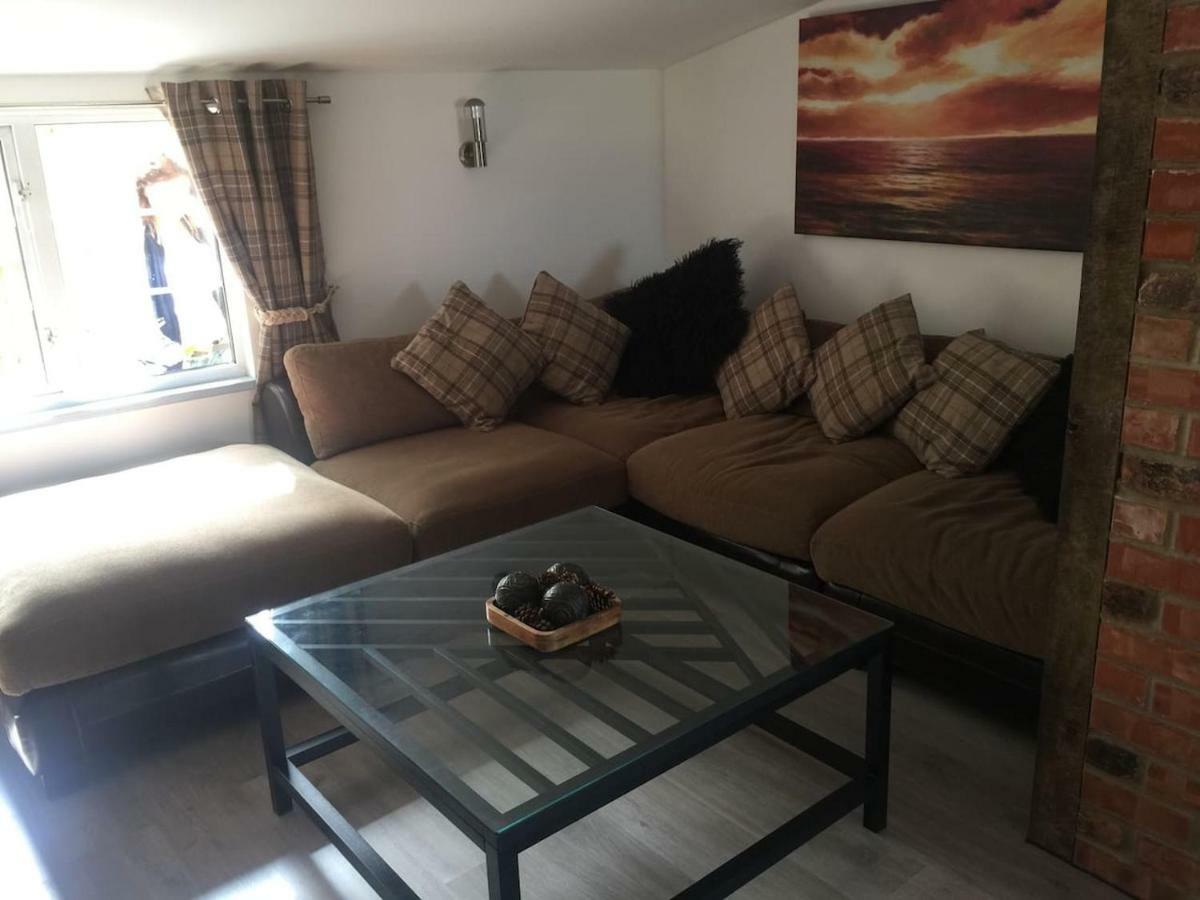 Woodpecker Cottage At Frog Trotters Cottages Hartpury Экстерьер фото