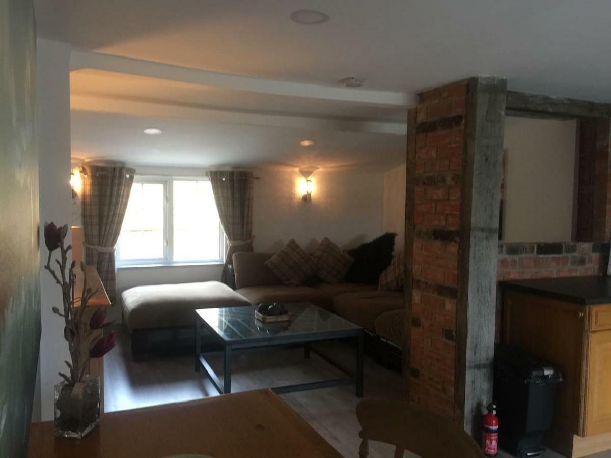 Woodpecker Cottage At Frog Trotters Cottages Hartpury Экстерьер фото