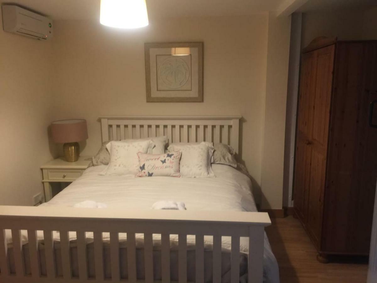 Woodpecker Cottage At Frog Trotters Cottages Hartpury Экстерьер фото